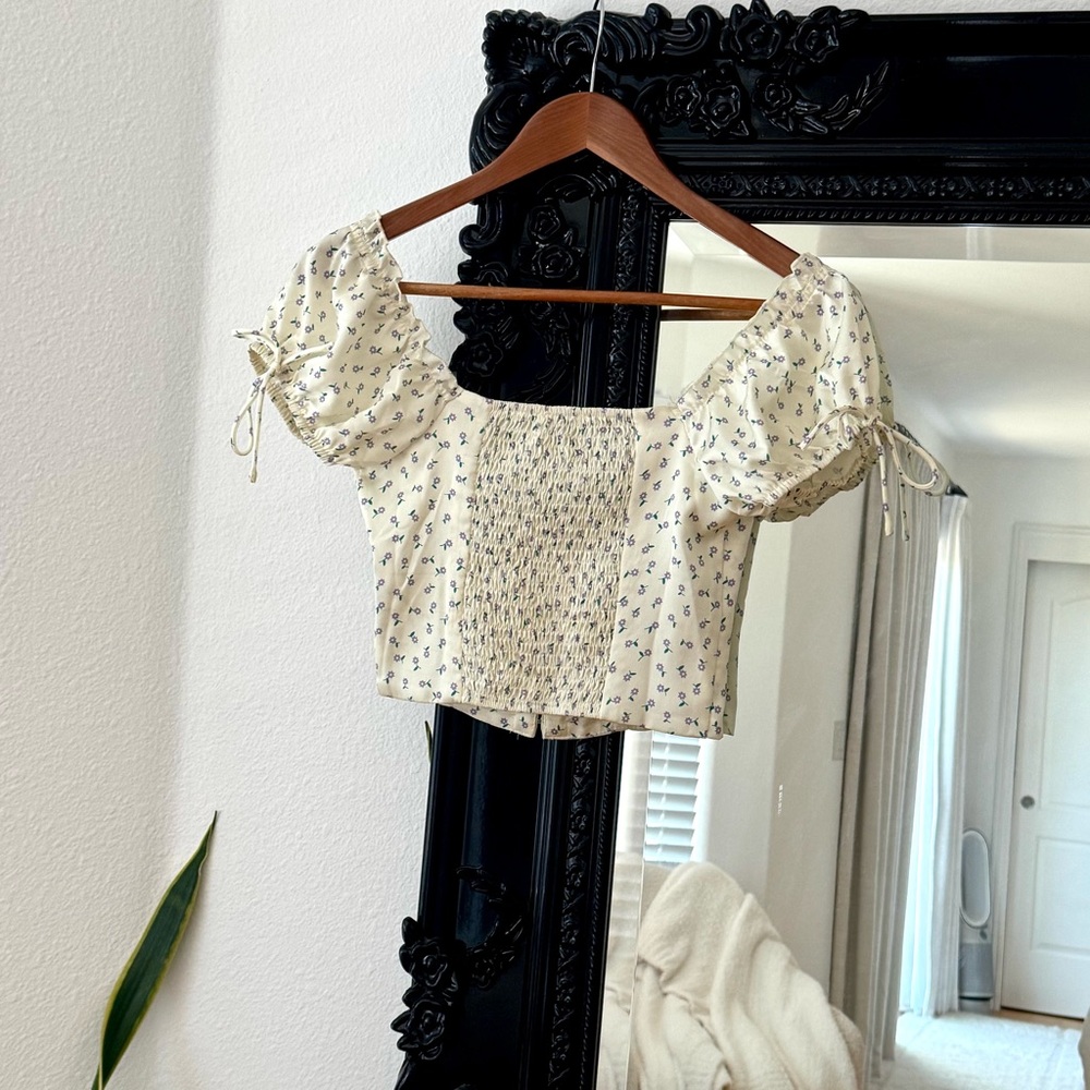 Princess Polly | Women’s Allyson Yellow Floral Puff Sleeve Cropped Top - Picture 3 of 5